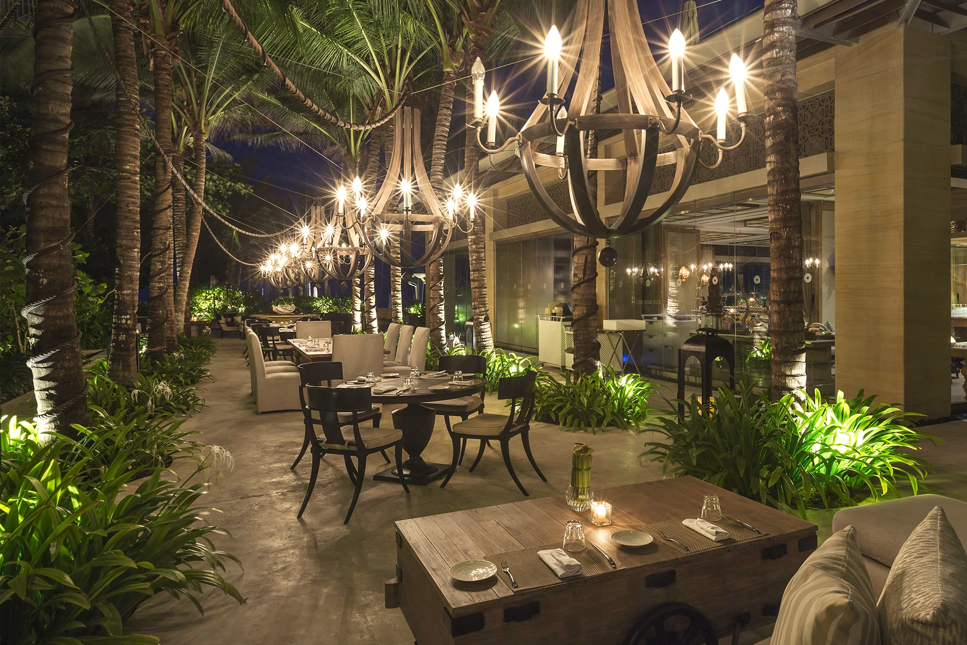 Luxury Beachfront Restaurant Bali Soleil at Mulia Resort